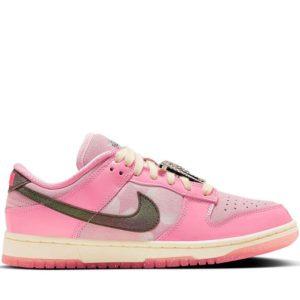 Wmns Dunk Low LX 'Barbie'